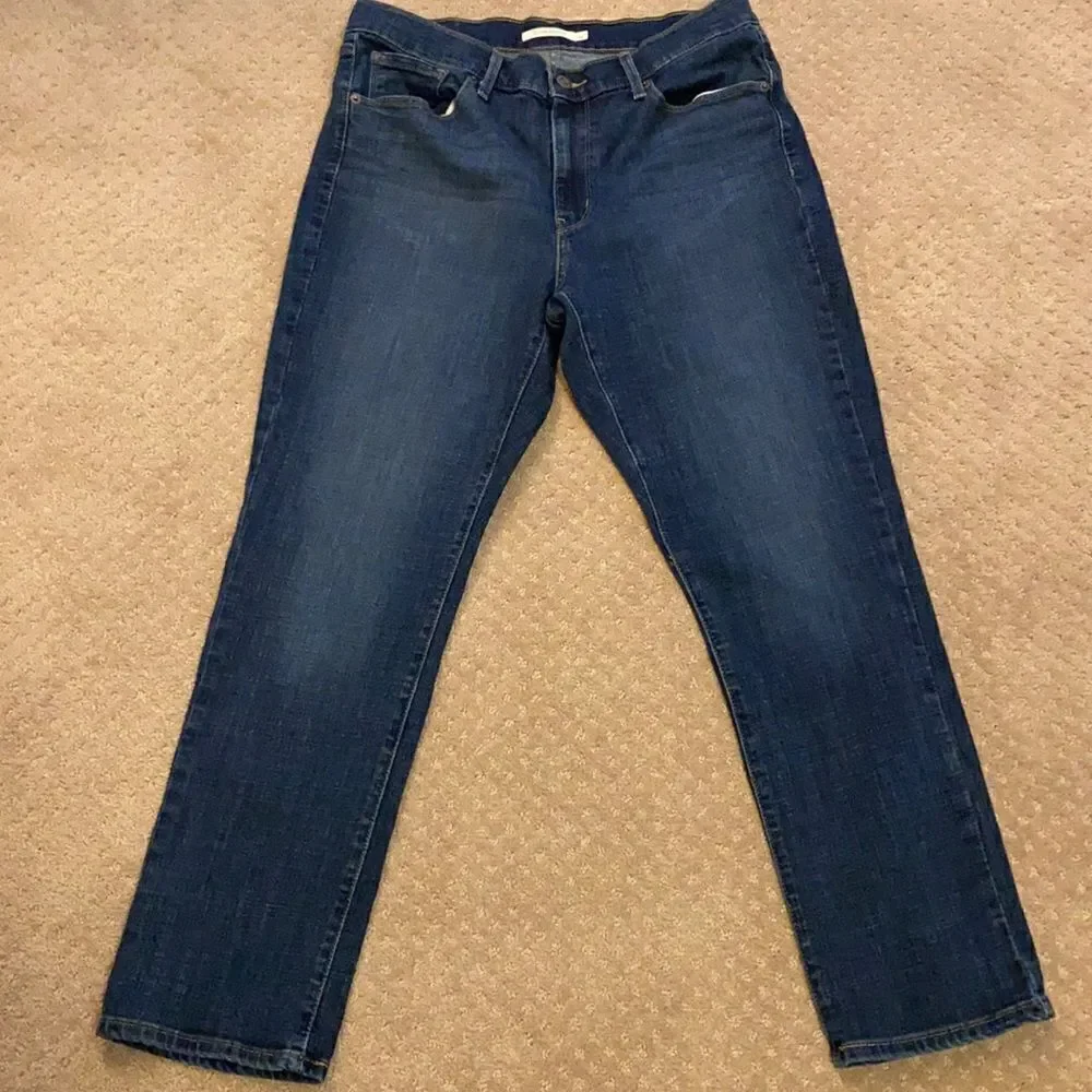 Levi’s Classic Straight Jeans Women’s 12S (W31 L28) Dark Wash